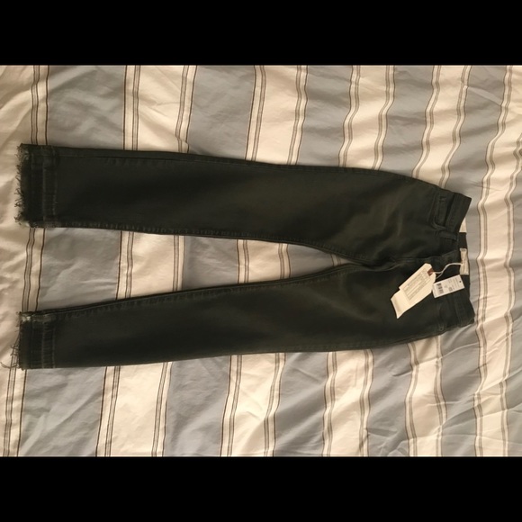 New with tags. Current/Elliott jeans. - Picture 4 of 8